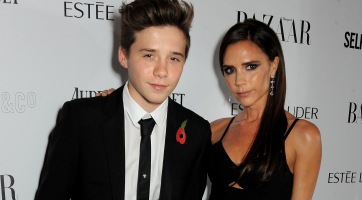 Sírva engedte el fiát egyetemre Victoria Beckham