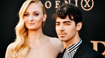Sophie Turner Angliába költözne a családdal