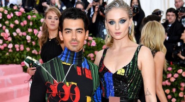 Sophie Turner és Joe Jonas máris a nászútukat töltik