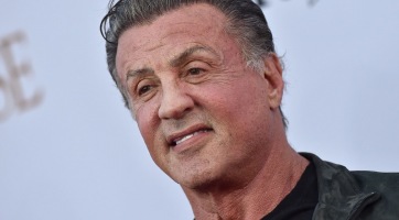 Sylvester Stallone festményeiből is kiállítás nyílik