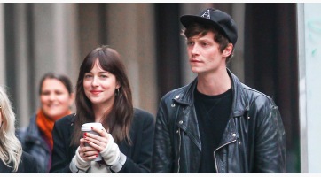 Szakított Dakota Johnson és Matthew Hitt