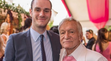 Színésznőt vesz el Hugh Hefner fia