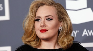 Szinte felismerhetetlen: így néz ki Adele smink nélkül