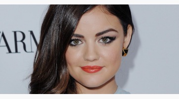 Szőkére váltott Lucy Hale