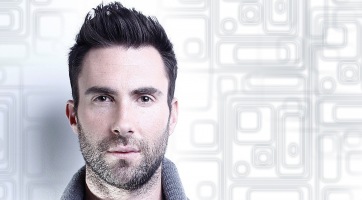 Terhes felesége pocakját cikizi Adam Levine