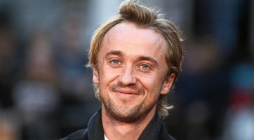 Tom Feltonnak nem is kutyája, hanem kenguruja van