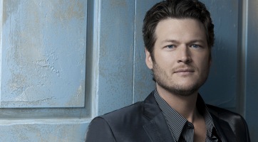 Turnébuszon ünnepelte 40. születésnapját Blake Shelton