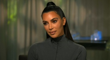 Ügyvédnek áll Kim Kardashian