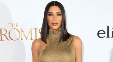 Újabb fotón Kim Kardashian harmadik gyereke