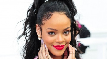 Újabb pletykák Rihanna terhességéről