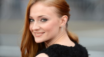 Utólag villantott terhes pocakot Sophie Turner
