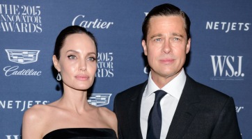 Vagány háttetkót villantott Angelina Jolie