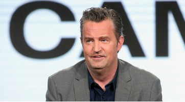 Valami nagy hírt ígért Matthew Perry
