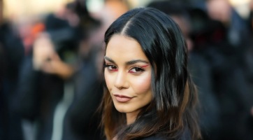 Vanessa Hudgens megmutatta sminkmentes arcát