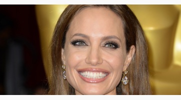 Végleg szakít a színészkedéssel Angelina Jolie