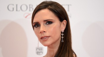 Victoria Beckham bődületesen festett egy fotózáson