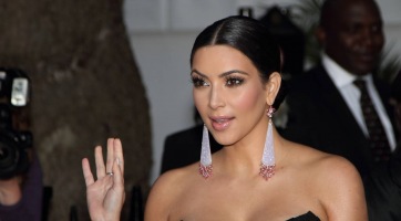 Victoria Beckhamet próbálja majmolni Kim Kardashian