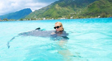 Világkörüli nászutat tervez Paris Hilton?