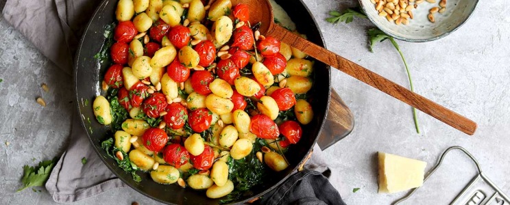 20 perces spenótos-paradicsomos gnocchi