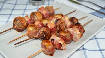 Baconbe tekert grillezett gomba