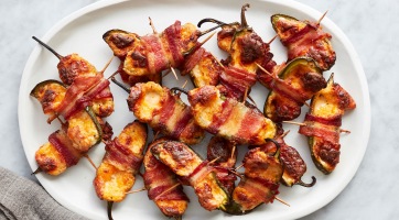 Baconbe tekert grillezett jalapeno