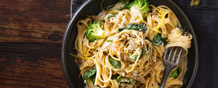 Brokkolis carbonara (vegetáriánus)