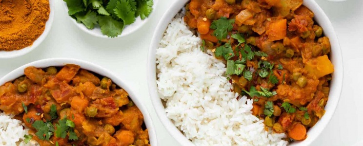 Burgonyás vegán curry