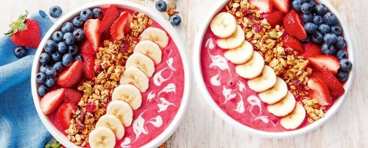 Erdei gyümölcsös smoothie bowl