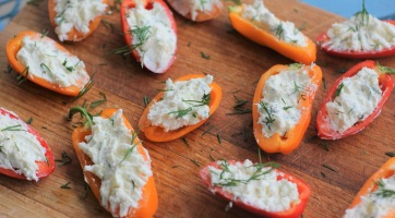 Fetás krémmel töltött paprika