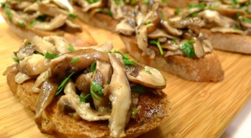 Gombás bruschetta