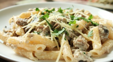 Gombás-kolbászos penne