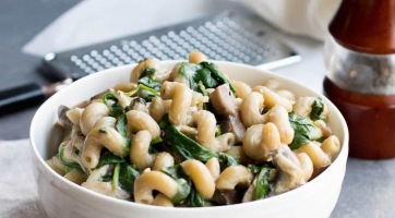 Görög joghurtos penne gombával