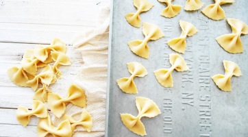 Házi masnitészta (farfalle)