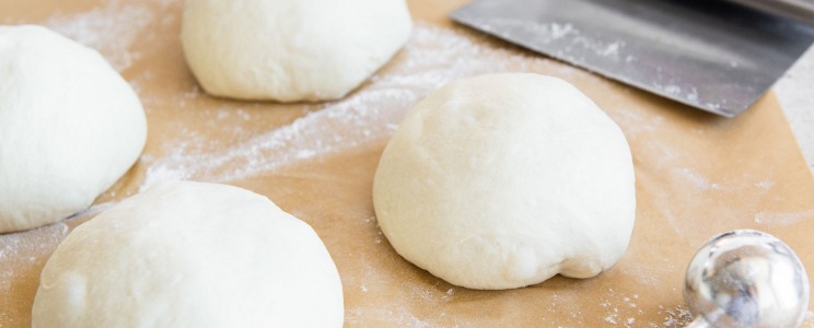Hűtőben kelt pizzatészta