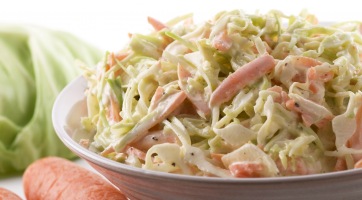 Joghurtos coleslaw saláta