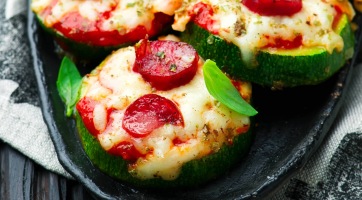 Mini cukkini pizza falatok