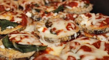 Mozzarellával rakott padlizsán
