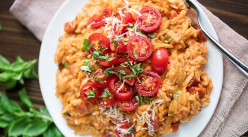 Paradicsomos-baconös orzo tészta