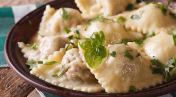 Parmezános-burgonyás ravioli