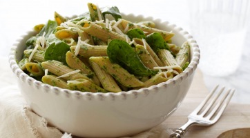 Penne borsókrémmel, sonkával