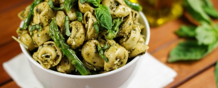 Pestos tortellini saláta