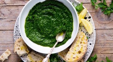 Petrezselyem pesto