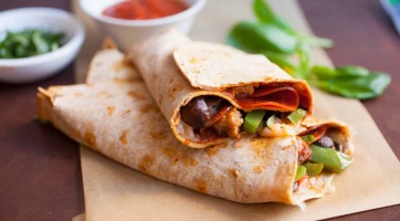 Pizzás wrap, azaz pizzás tortilla tekercs