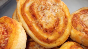 Pizzás csiga házilag