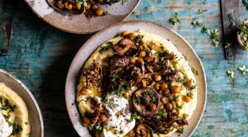 Polenta pirított gombával és csicseriborsóval