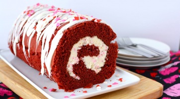 Red velvet piskótatekercs