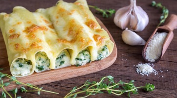 Sajtos-spenótos cannelloni