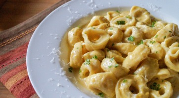 Sonkás tortellini
