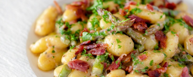 Spárgás-baconös gnocchi