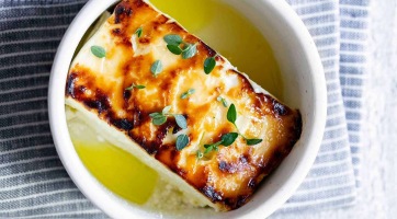 Sült mézes feta sajt